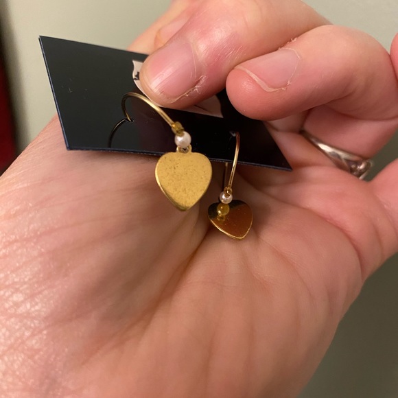 💕💕Handmade dainty vintage heart gold hoops - Picture 4 of 7